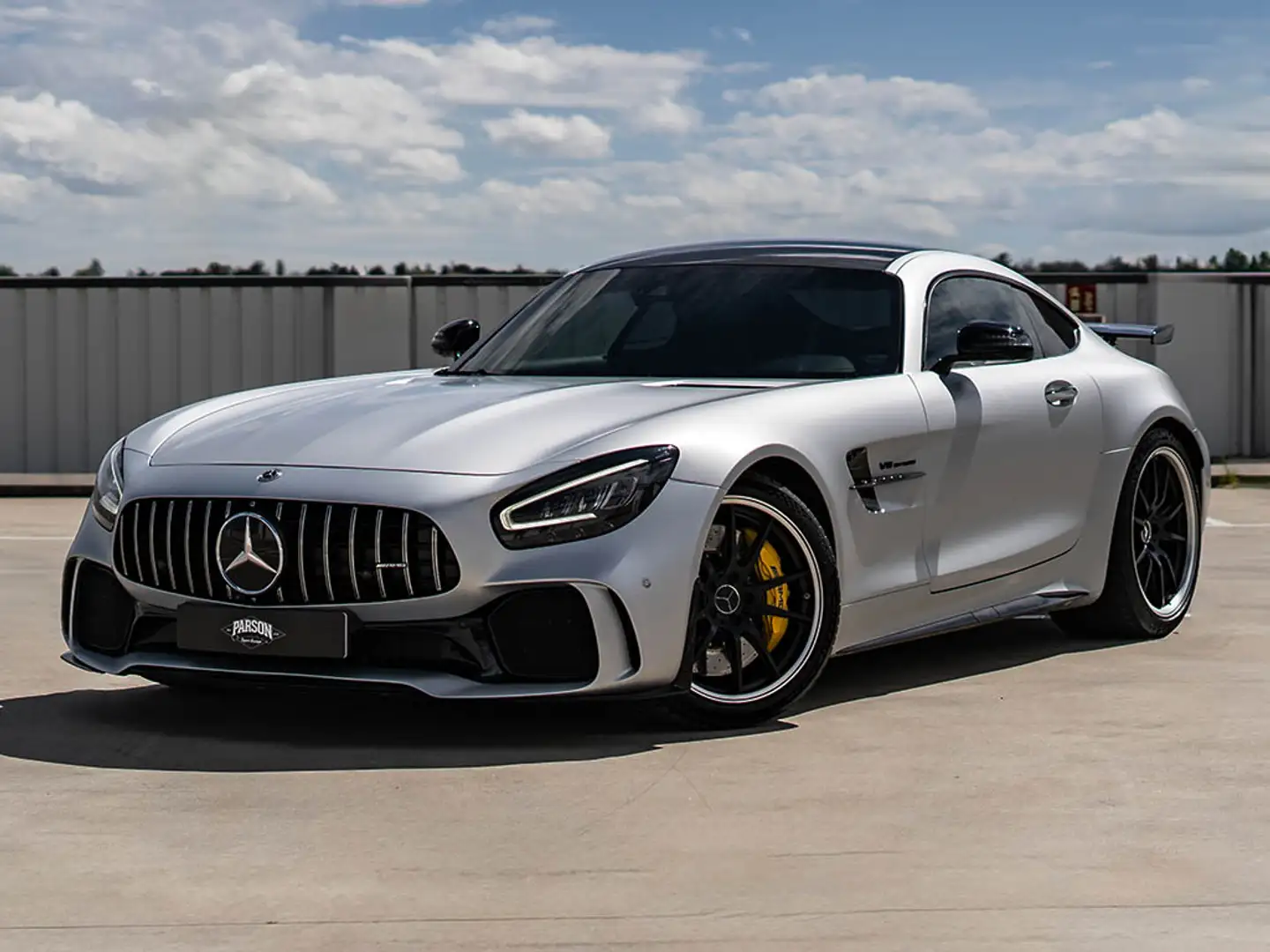 Mercedes-Benz AMG GT Coupé R Plateado - 1