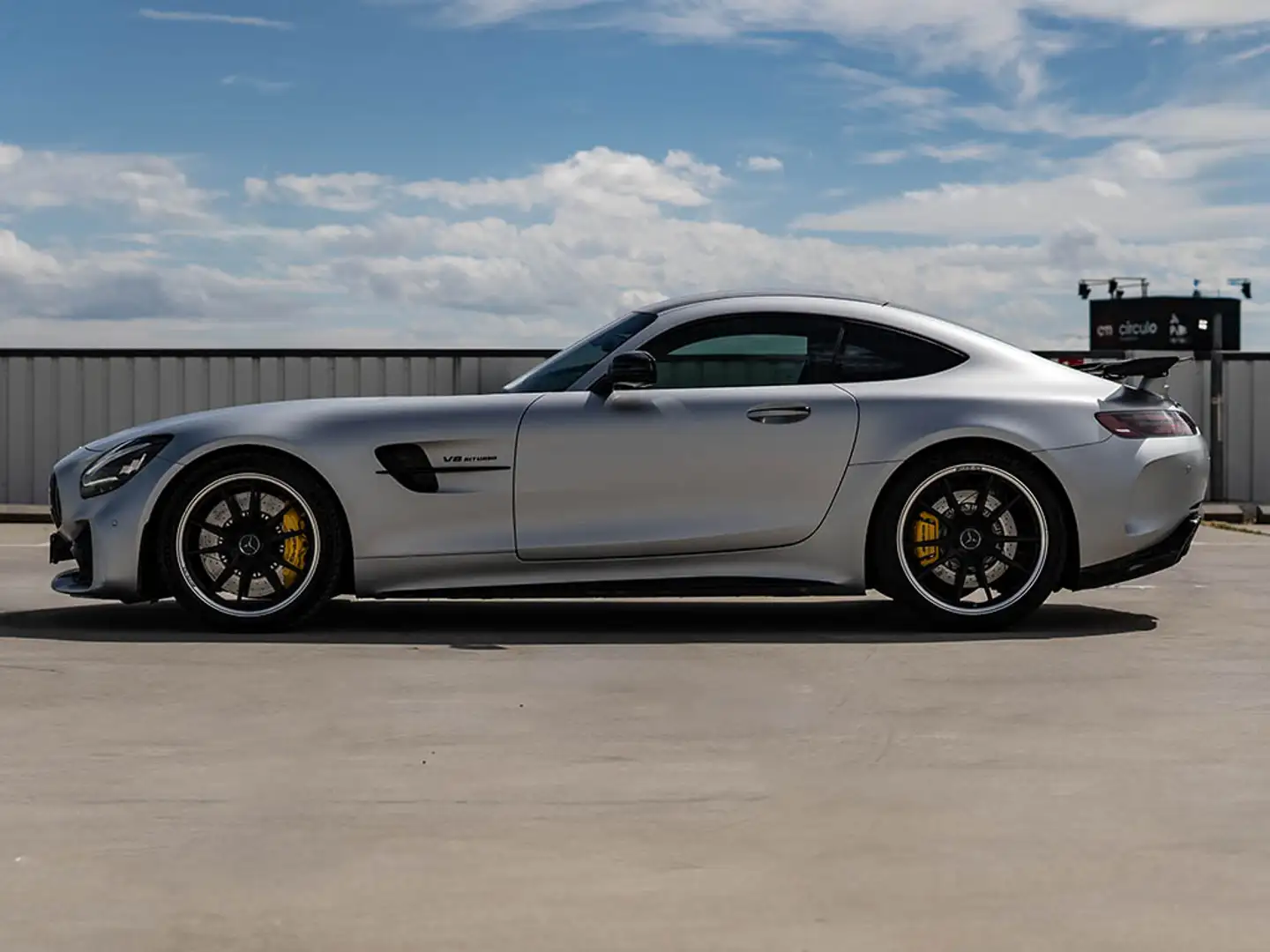 Mercedes-Benz AMG GT Coupé R Plateado - 2
