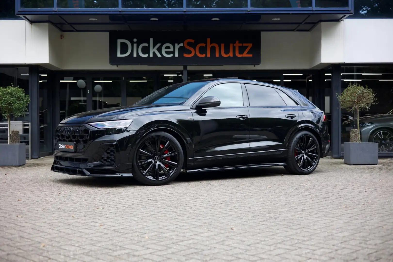Audi Q8 60 TFSIe Competition | Bodykit | Vierwielbesturing Noir - 1