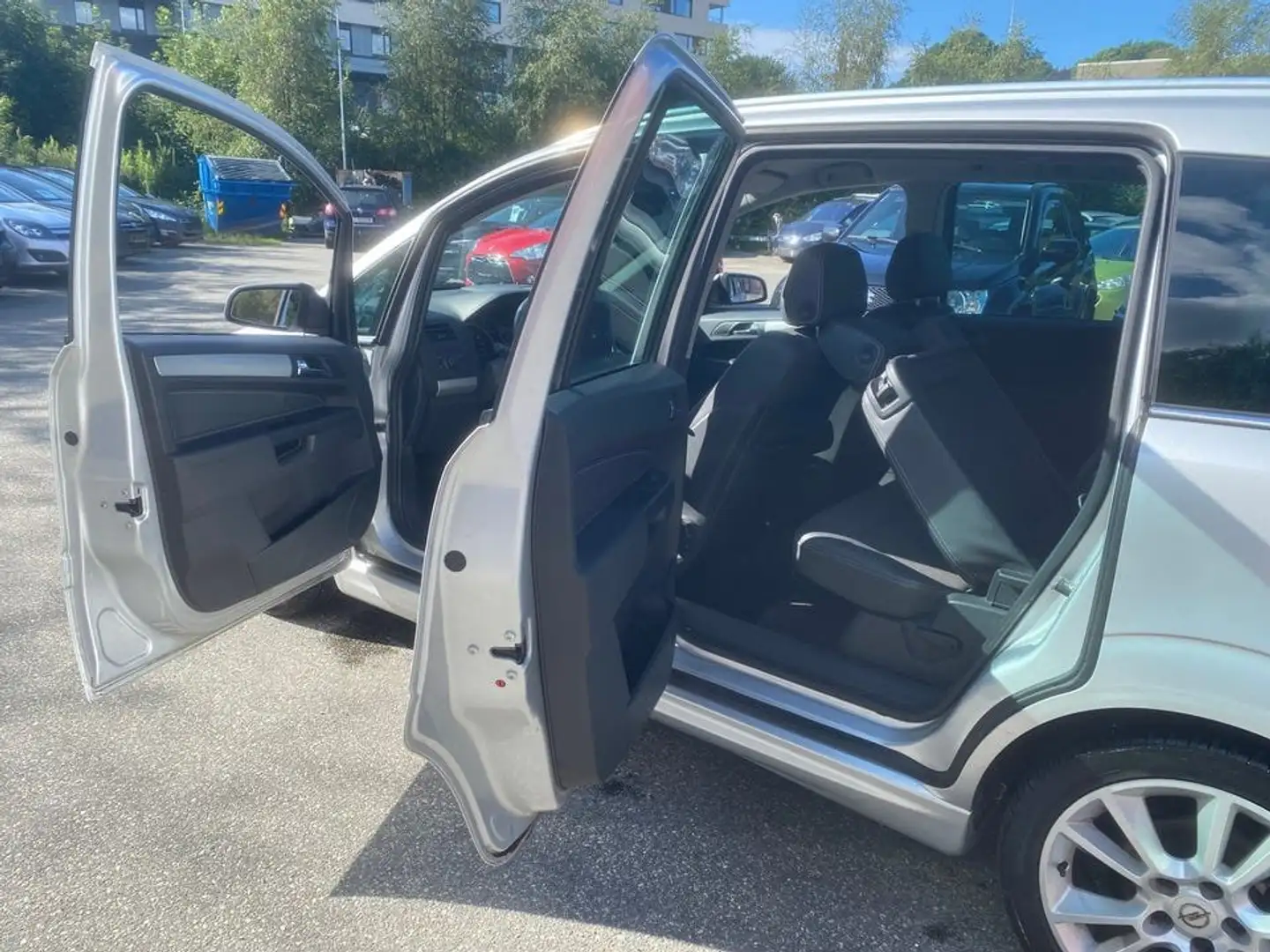 Opel Zafira 1.8 Easytronic Cosmo Gris - 1