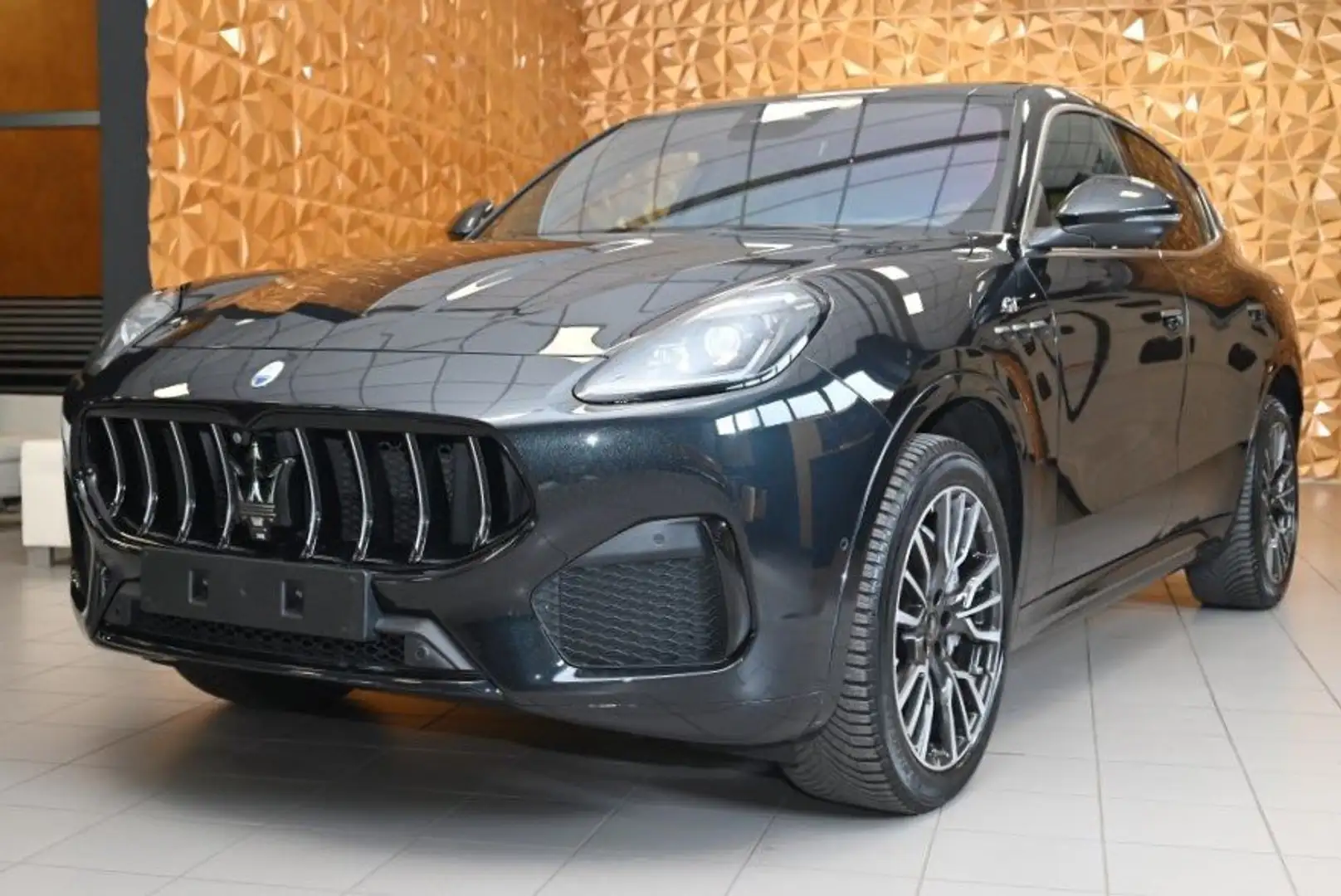 Maserati Grecale 2.0 GT 300CV MHEV Q4 TETT.SED.VENT/RISC360°FULL Nero - 1