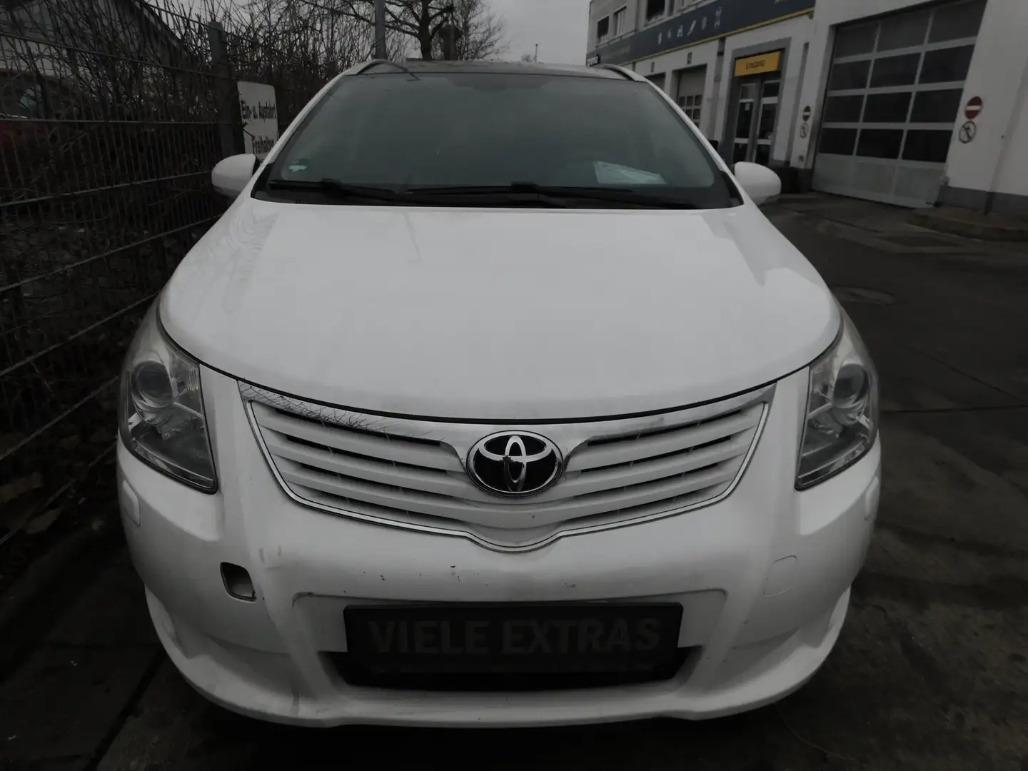 Toyota Avensis Executive Top Ausstattung!Einspritzdüse defekt! White - 2