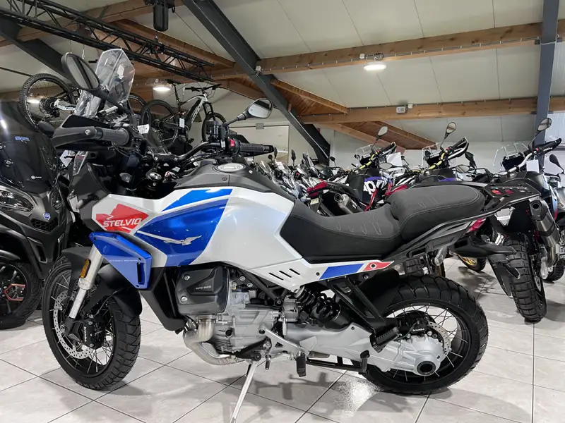 Moto Guzzi Stelvio - foto 4