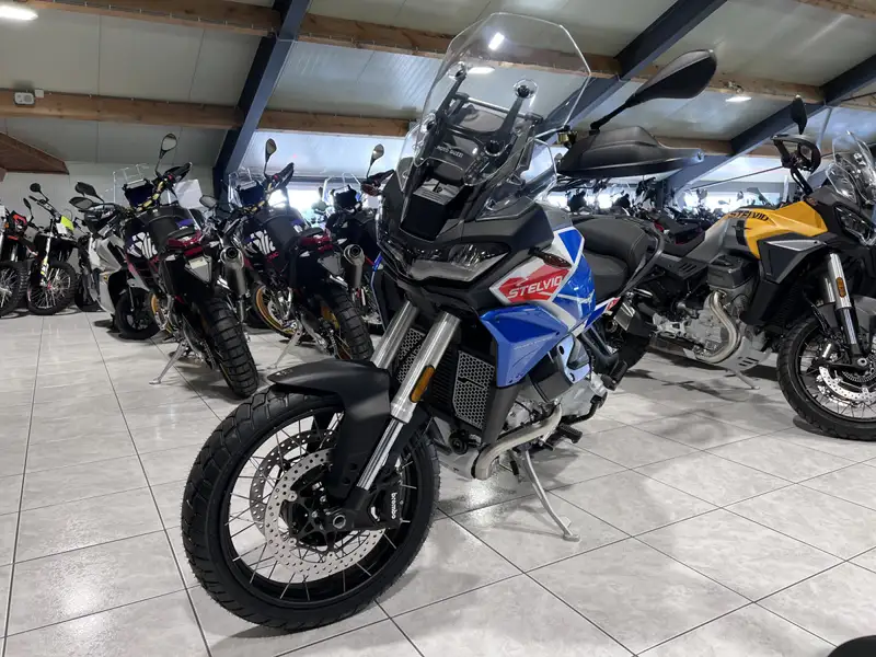 Moto Guzzi Stelvio - foto 2