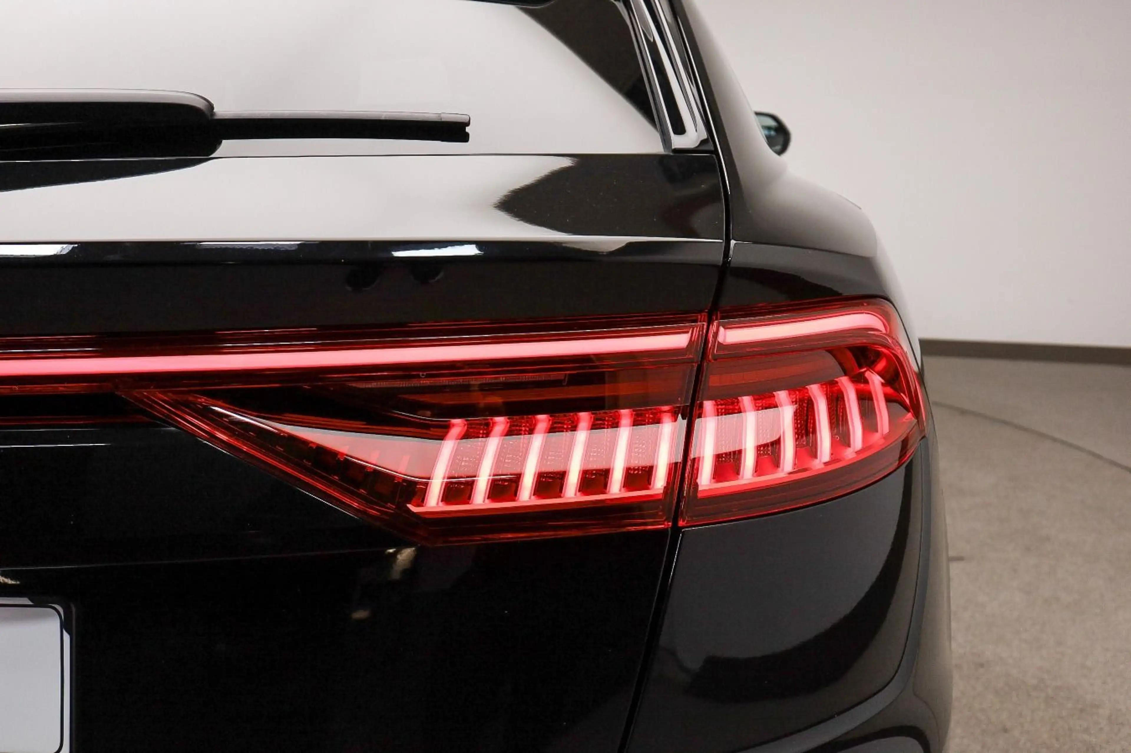 Audi SQ8 Pano, Massage, HUD, Assist, Matrix, Leder — photo 10
