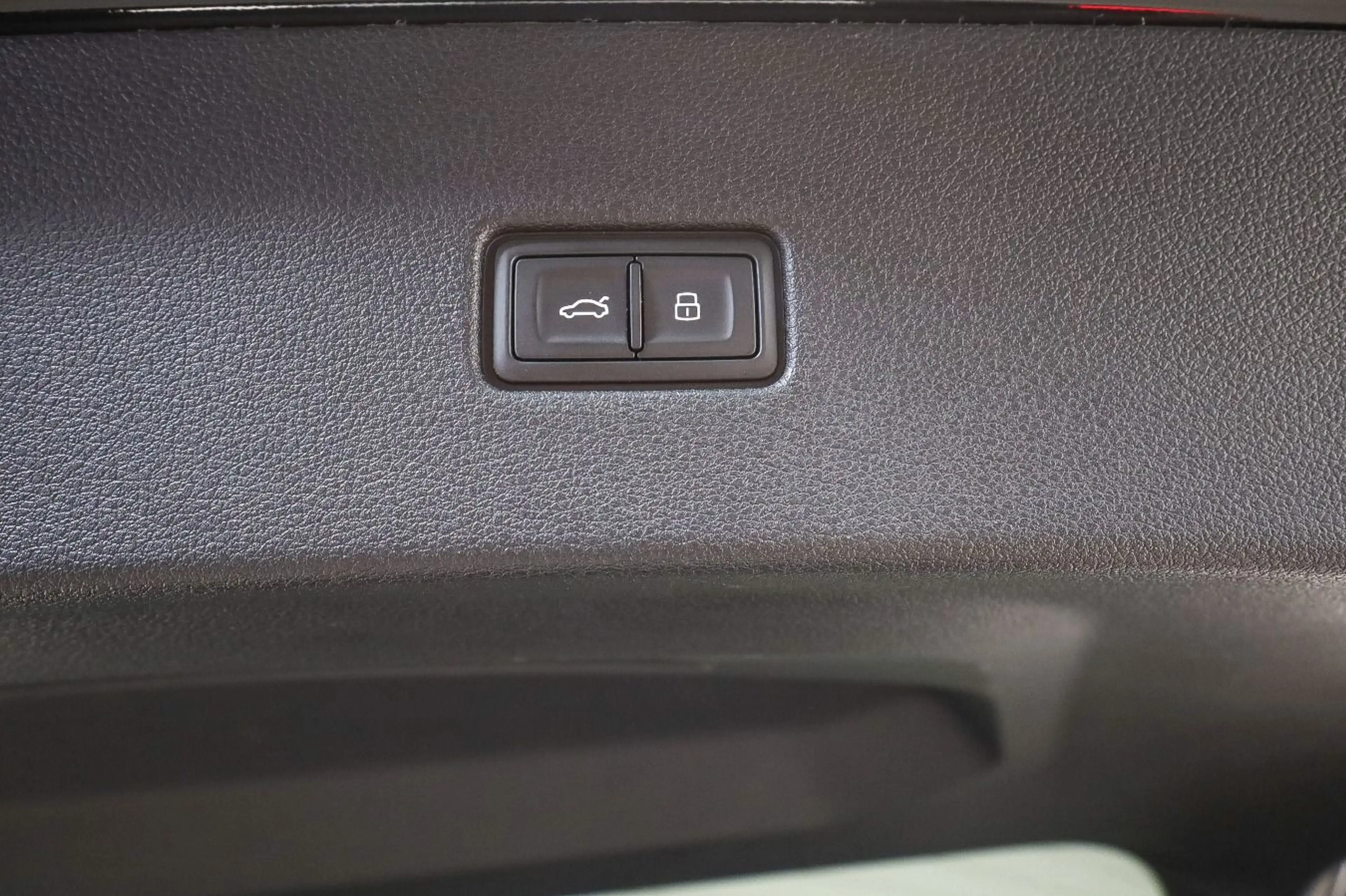Audi SQ8 Pano, Massage, HUD, Assist, Matrix, Leder — photo 13