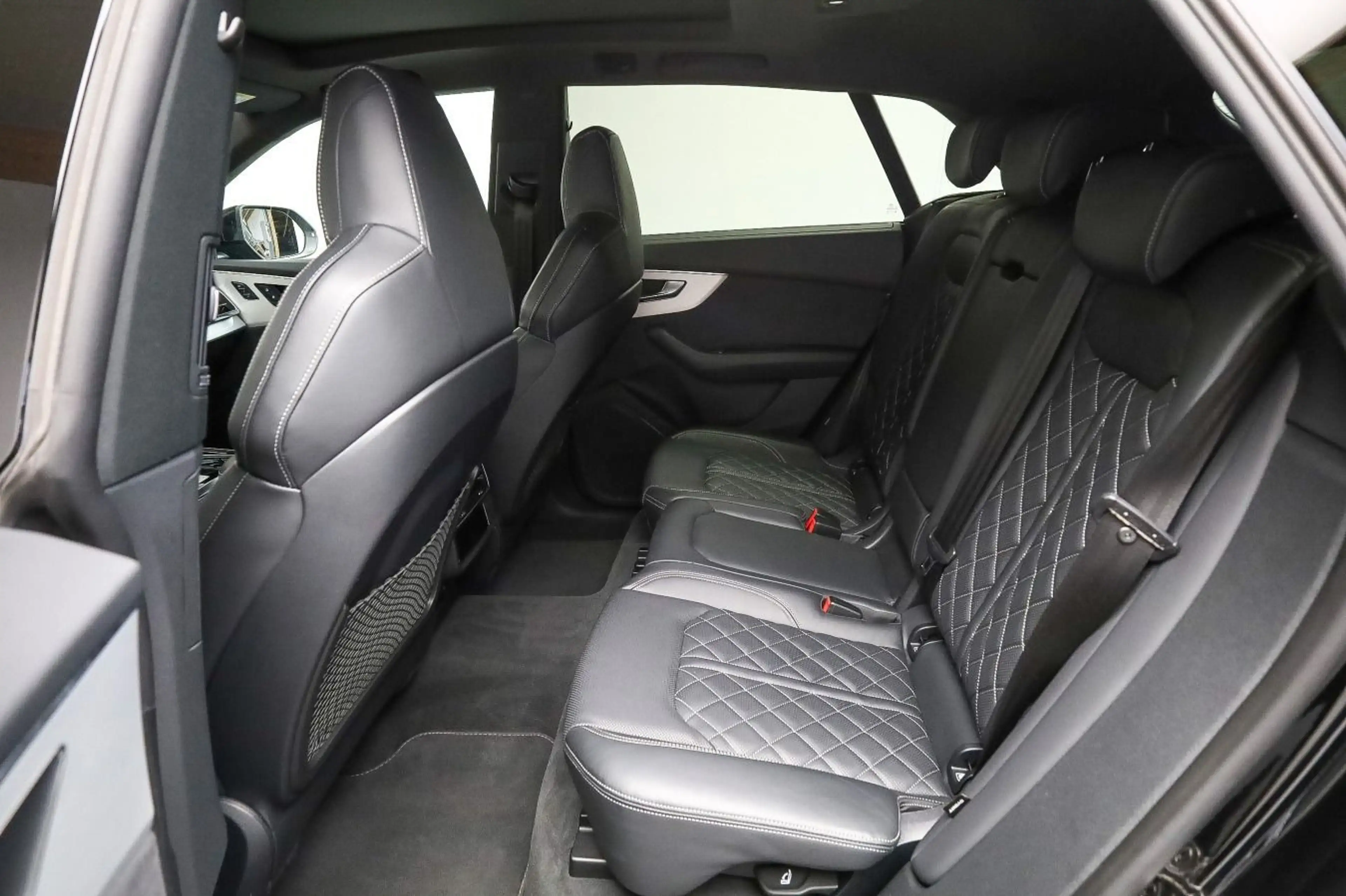 Audi SQ8 Pano, Massage, HUD, Assist, Matrix, Leder — photo 9