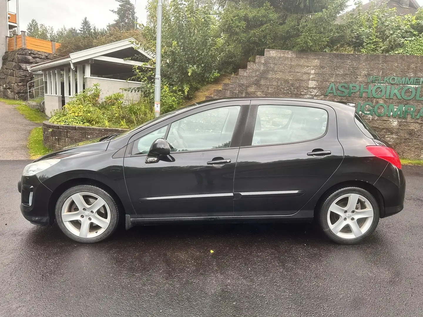 Peugeot 308 308 1.6 HDi 110ch FAP BVMP6 BLUE LION Premium Pack Noir - 1