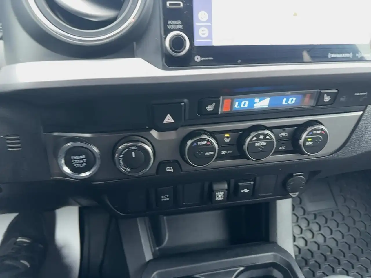 Toyota Tacoma снимка Toyota Tacoma