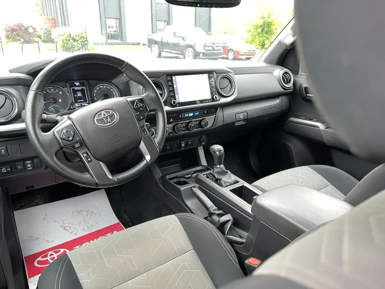 Toyota Tacoma снимка Toyota Tacoma