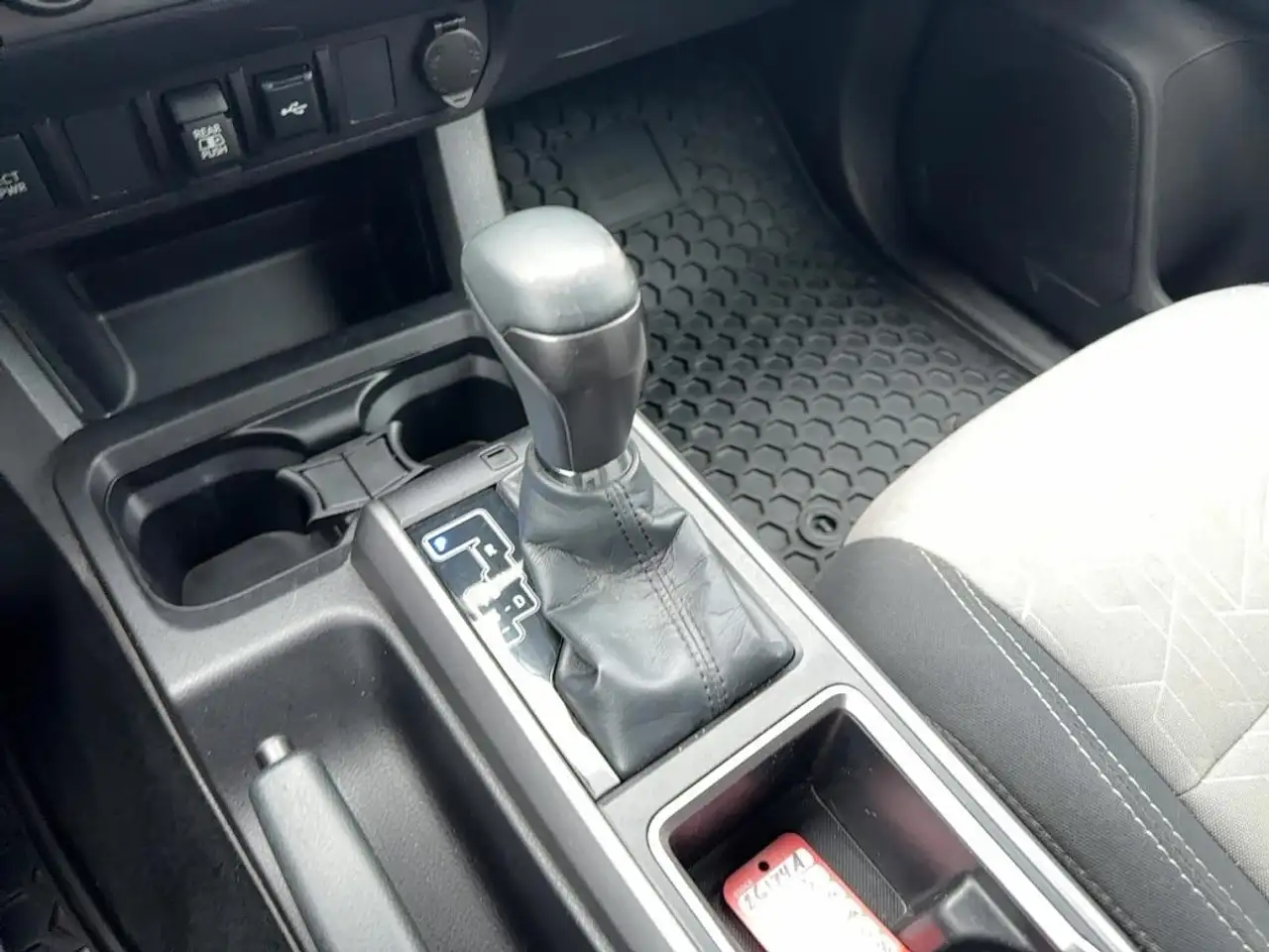 Toyota Tacoma снимка Toyota Tacoma
