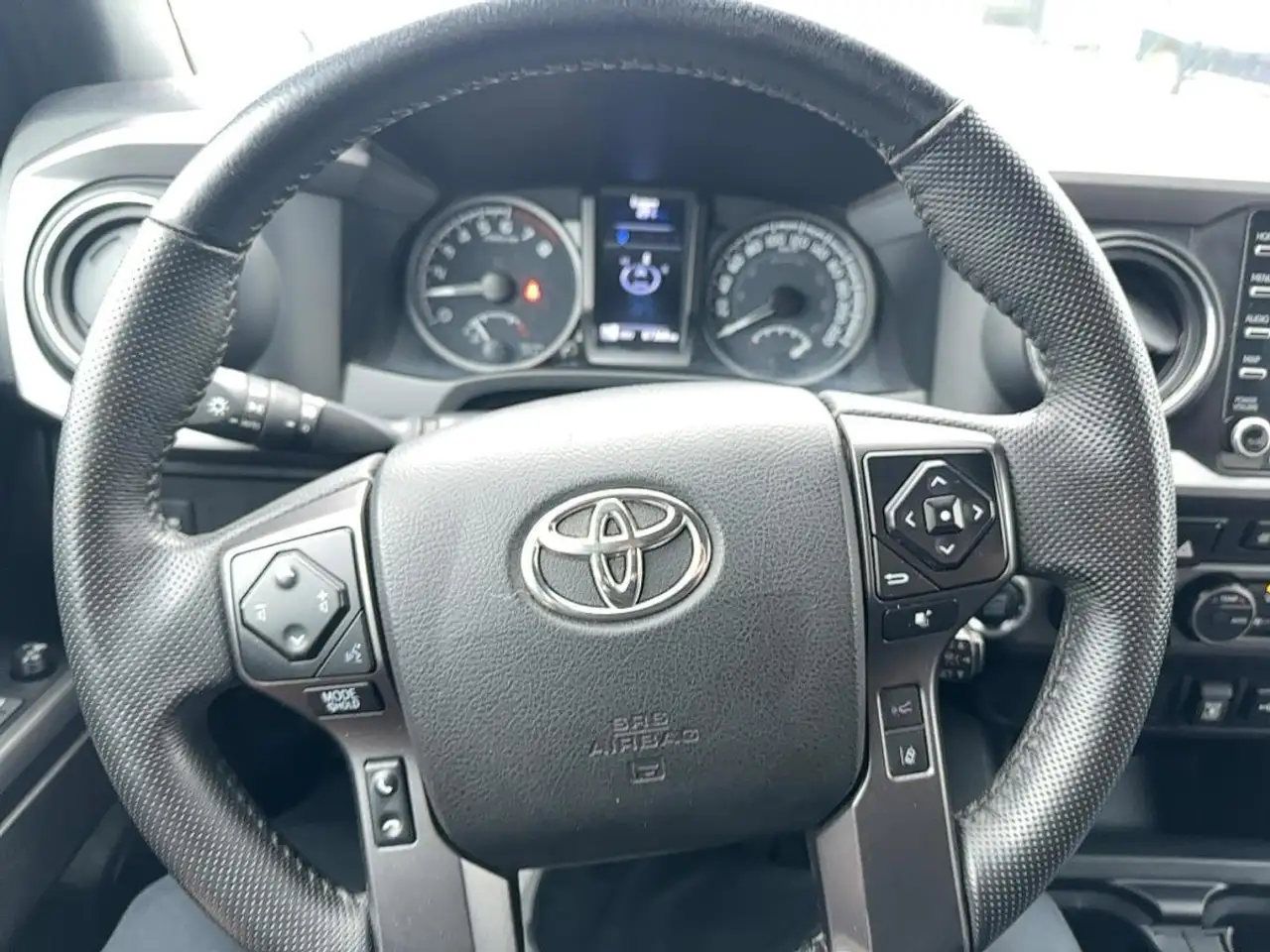 Toyota Tacoma снимка Toyota Tacoma