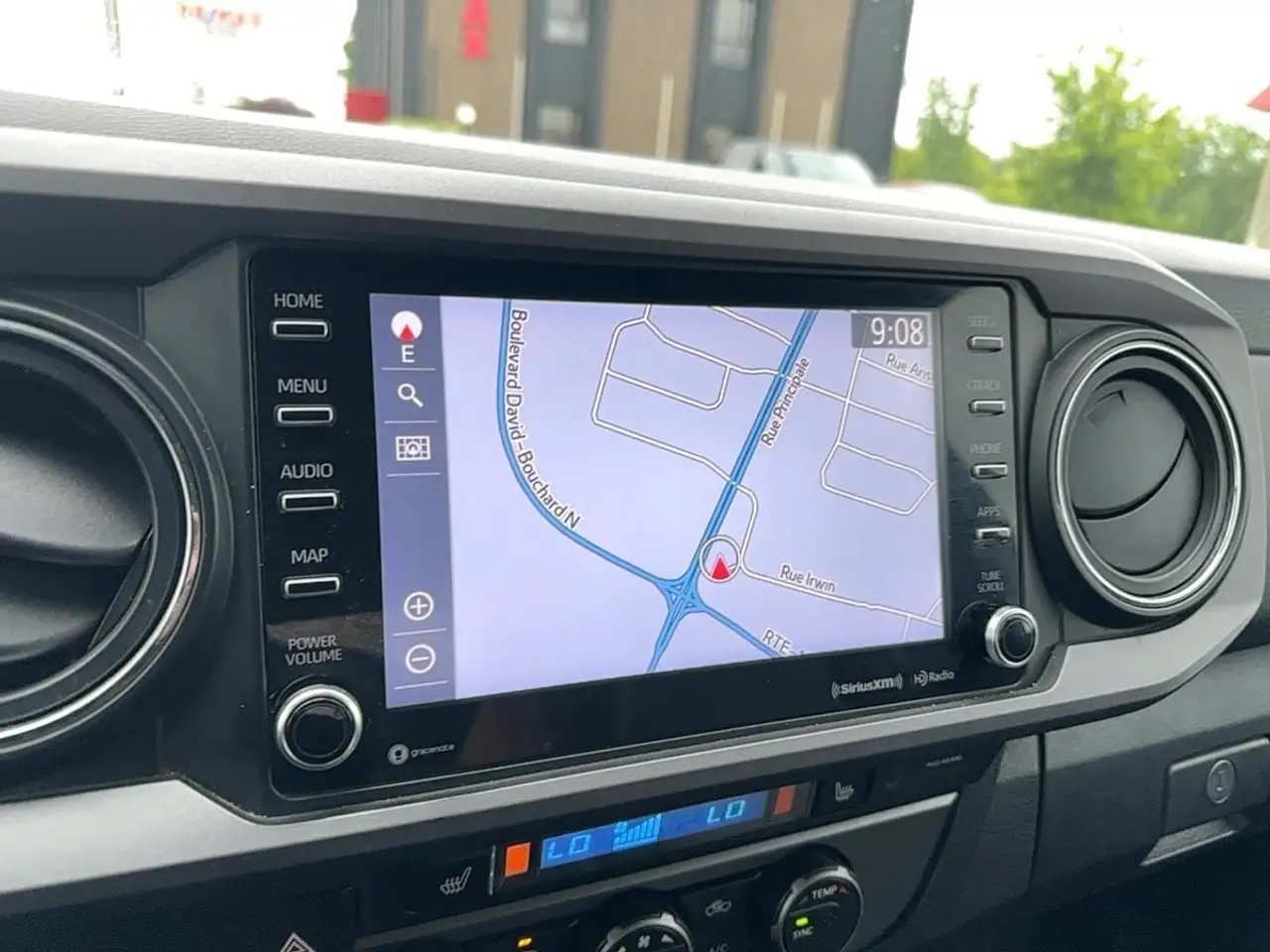 Toyota Tacoma снимка Toyota Tacoma