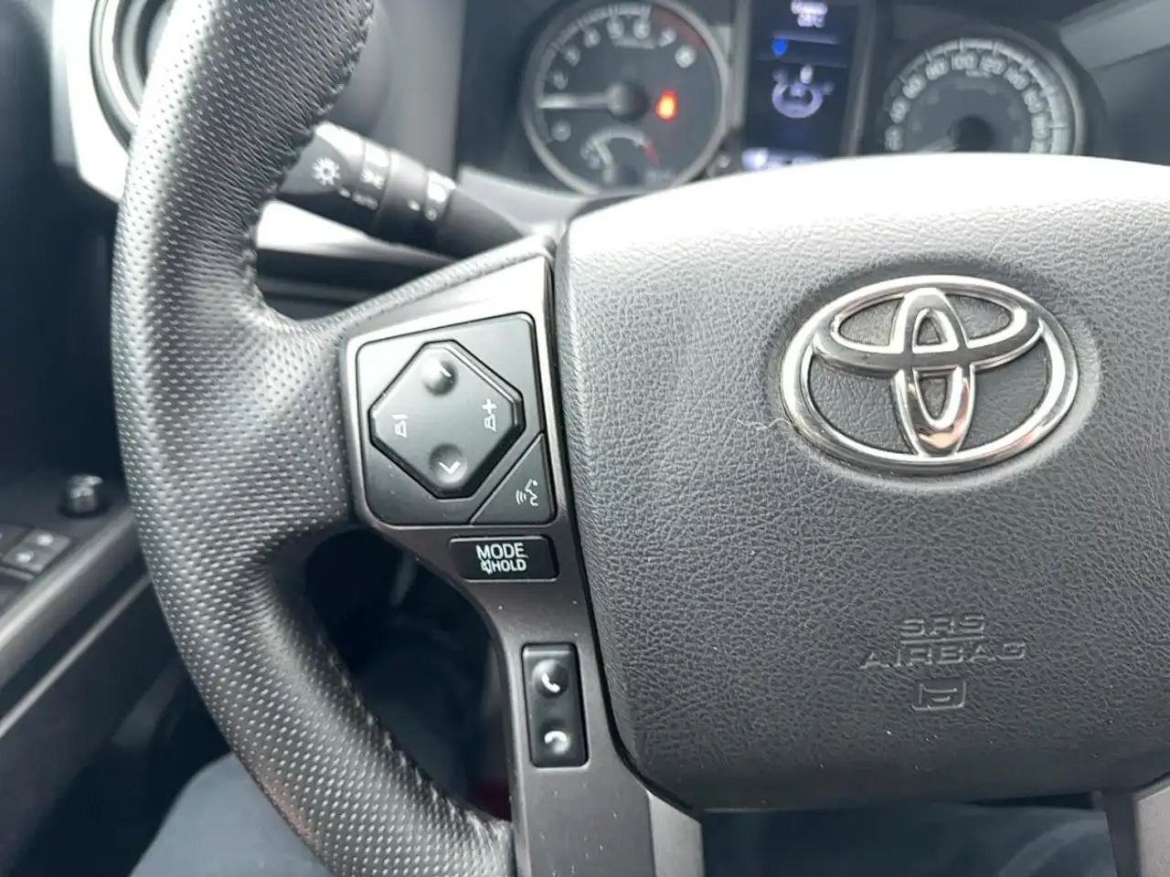 Toyota Tacoma снимка Toyota Tacoma