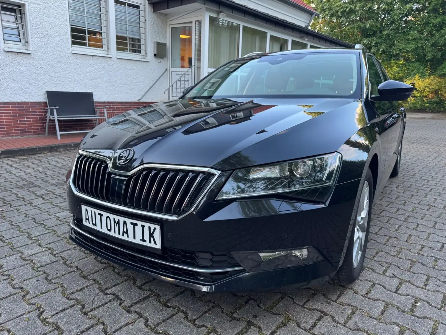 Skoda Superb Combi Premium Edition Schwarz - 1