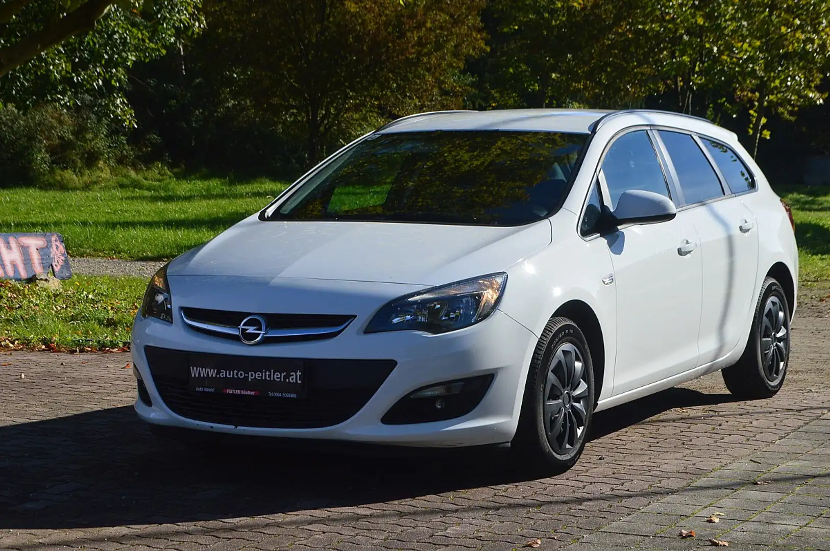 Opel Astra ST 1,4 Turbo ECOTEC Edition Flotte Start/Stop Weiß - 2