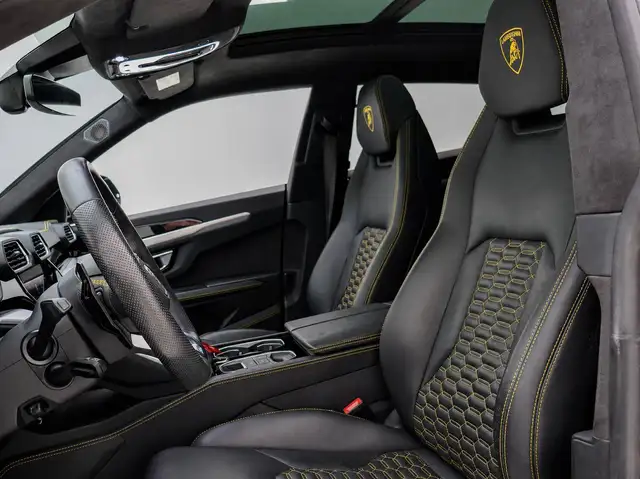 Lamborghini Urus view 15