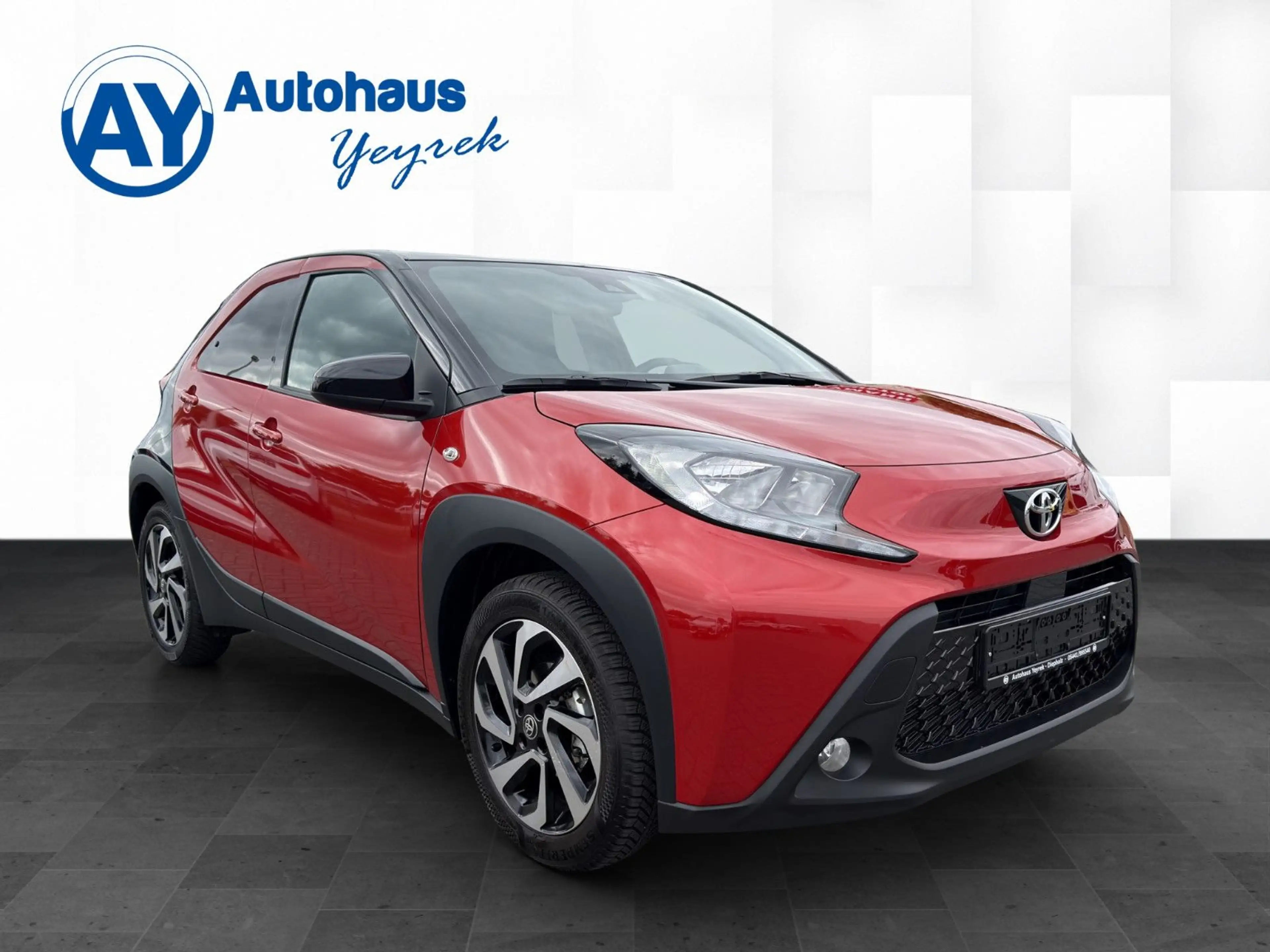 Toyota Aygo X Team D Automatik *APP*SHZ*CAM*neuwertig* — photo 3