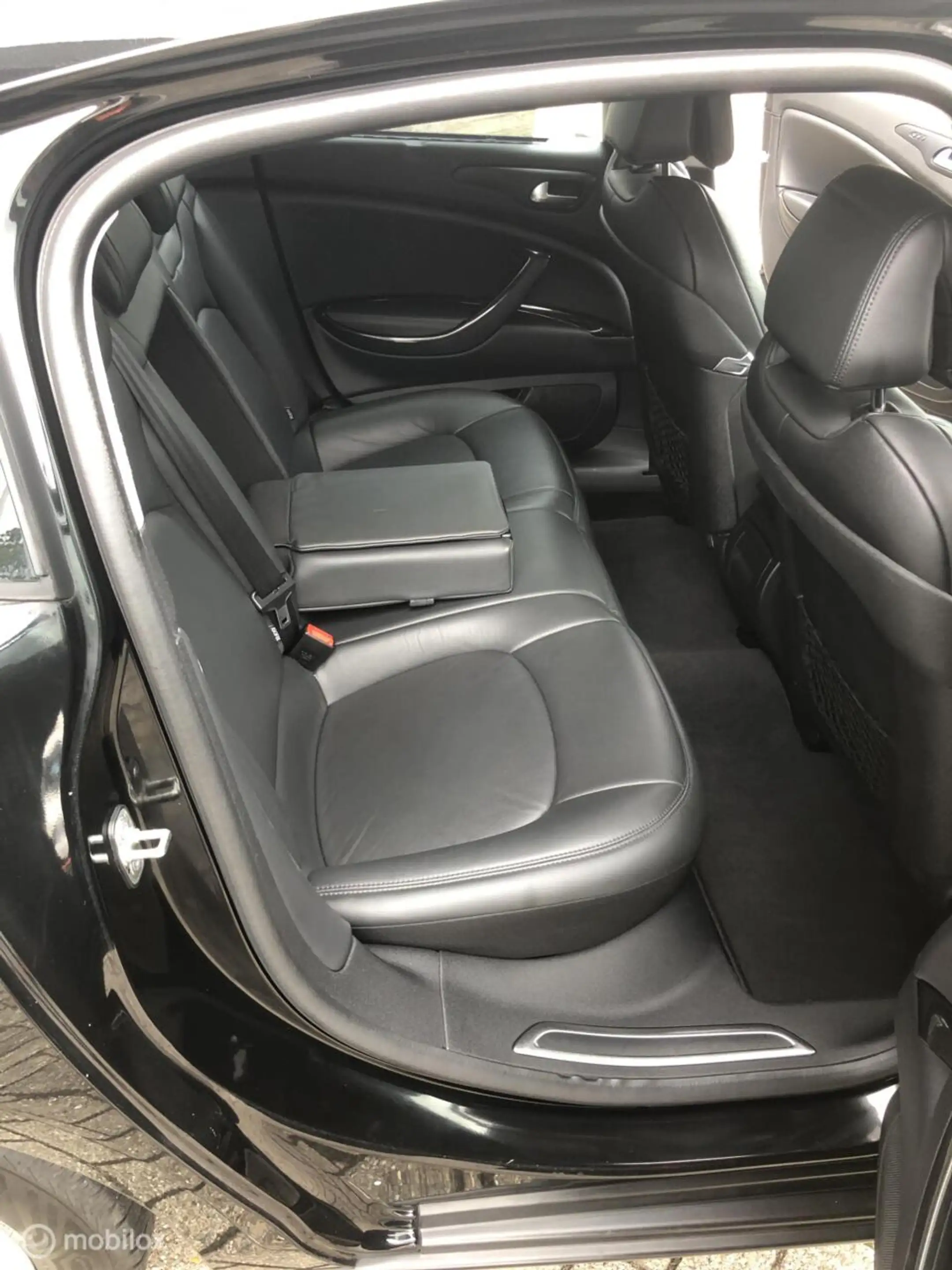 Citroen C5 2.0 HDi Business Exclusive — photo 12