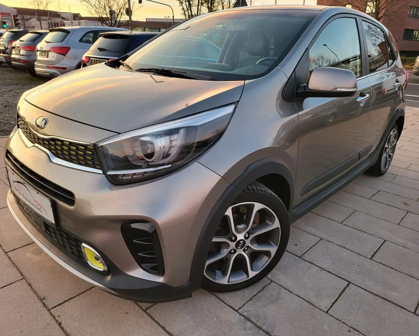 Kia Picanto X-Line Argent - 1