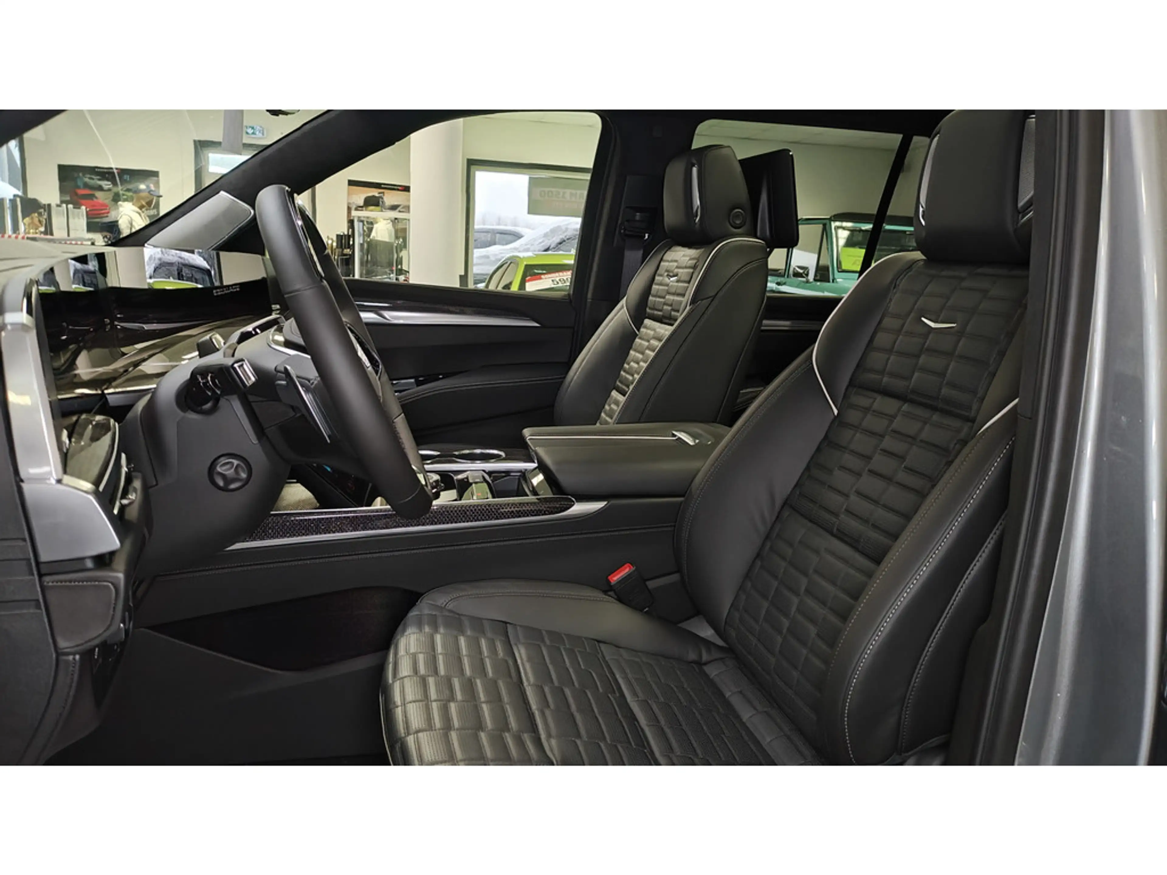 Cadillac Escalade V-Series 692 PS Carbon 24 Zoll VOLL — photo 20