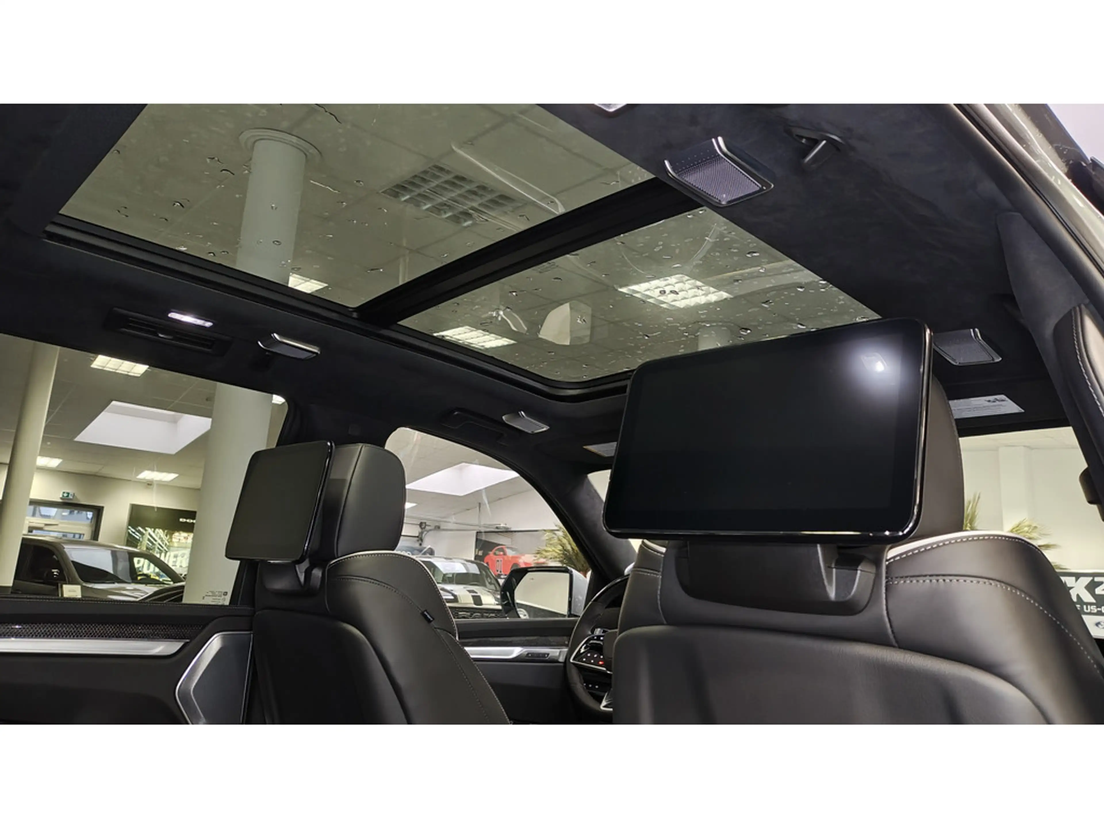 Cadillac Escalade V-Series 692 PS Carbon 24 Zoll VOLL — photo 14
