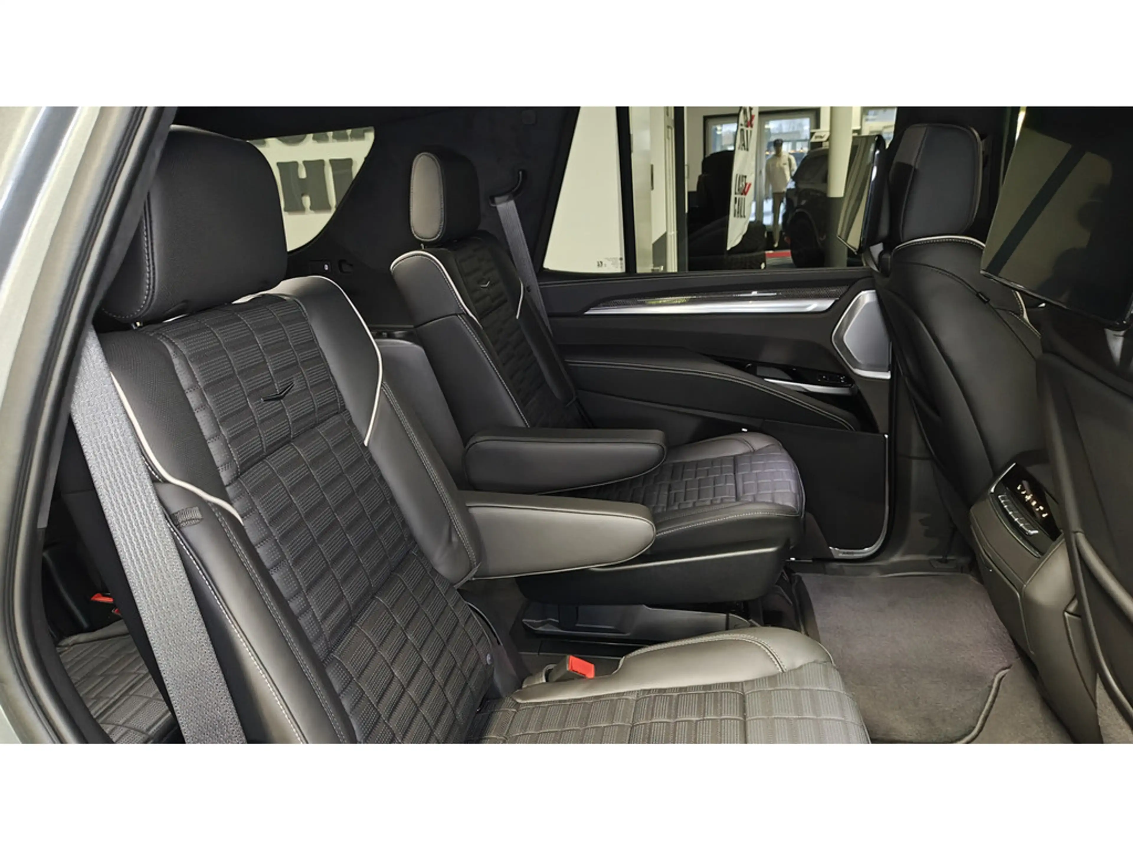 Cadillac Escalade V-Series 692 PS Carbon 24 Zoll VOLL — photo 12