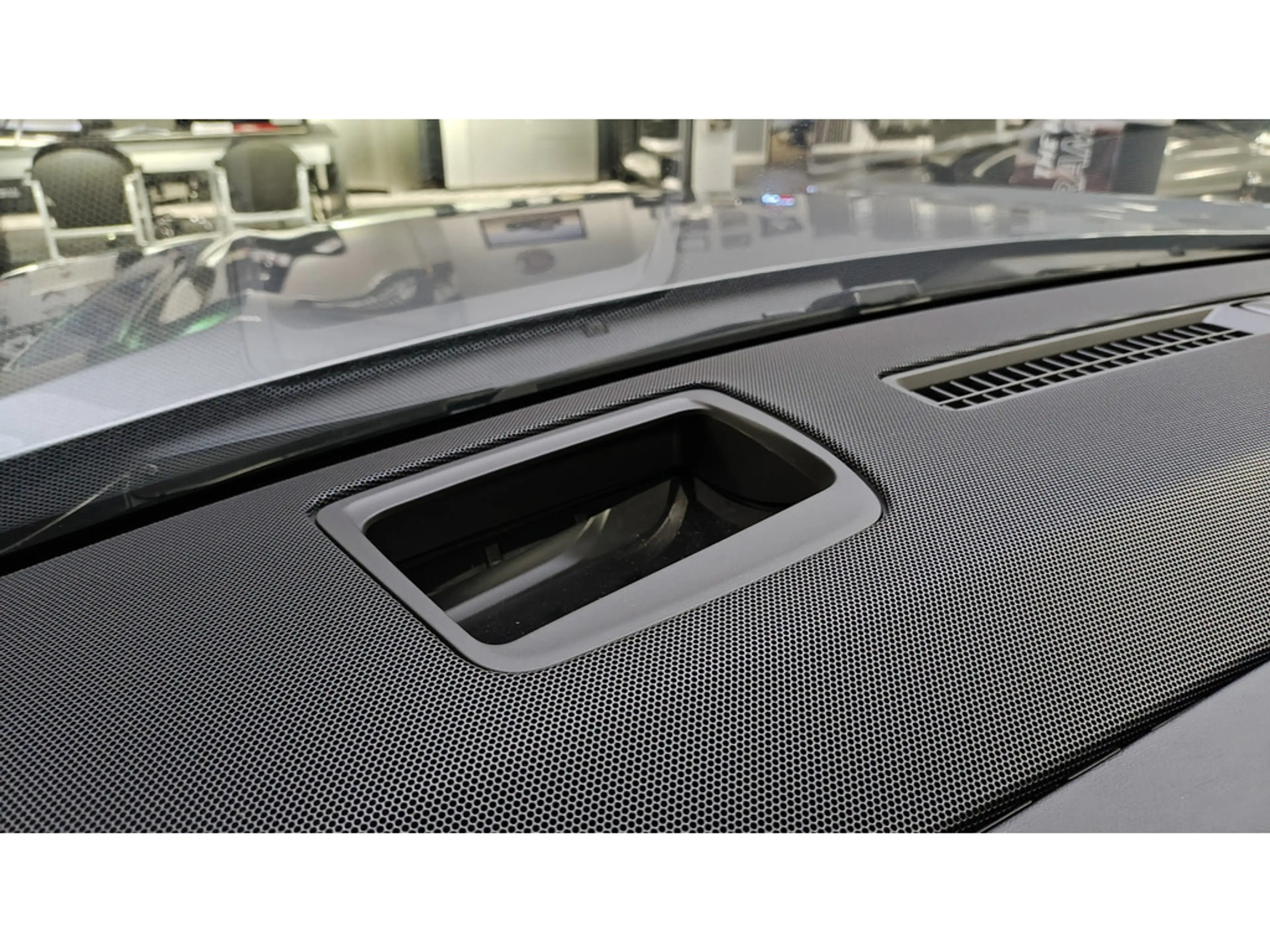 Cadillac Escalade V-Series 692 PS Carbon 24 Zoll VOLL — photo 32