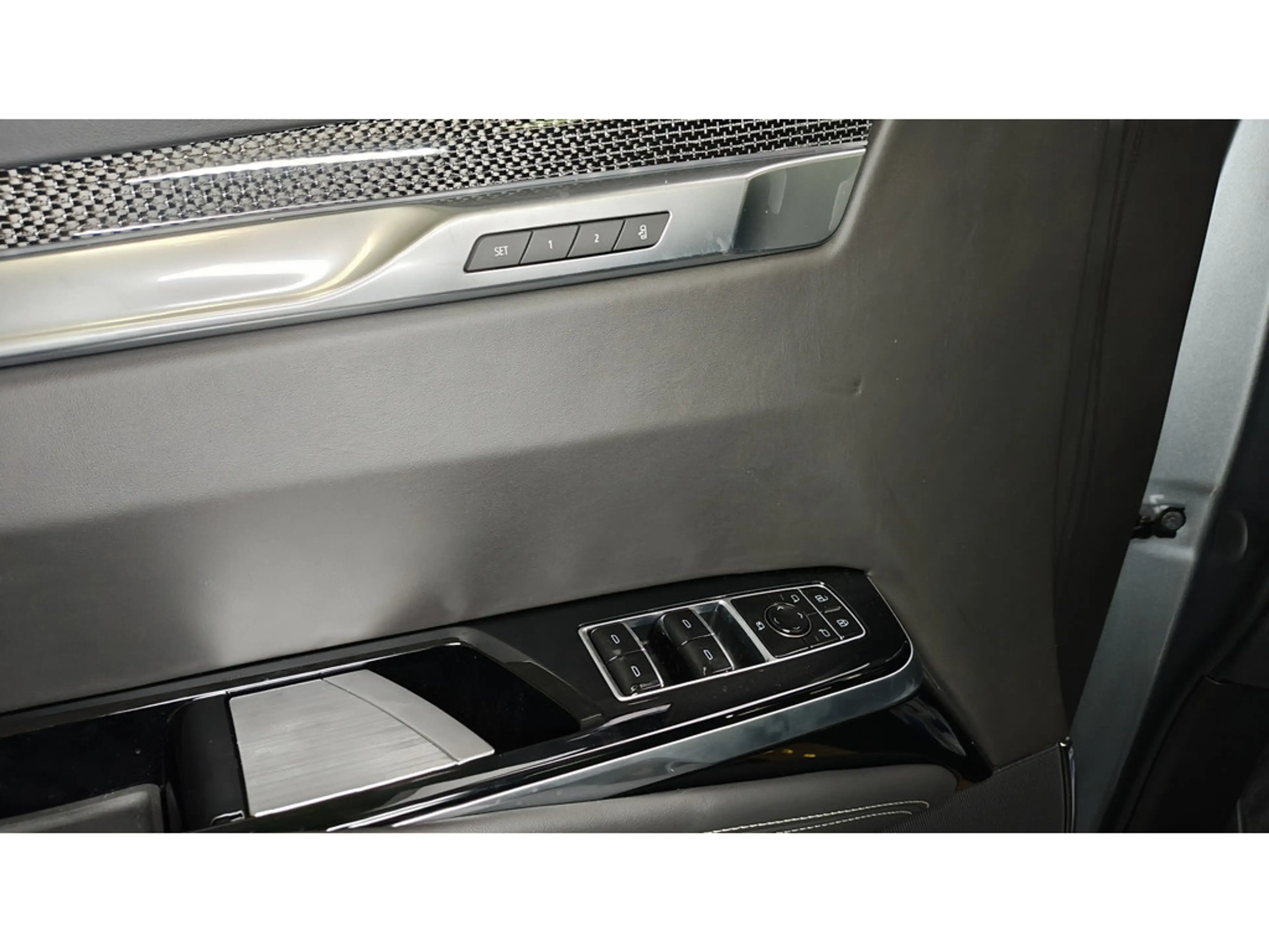 Cadillac Escalade V-Series 692 PS Carbon 24 Zoll VOLL — photo 34