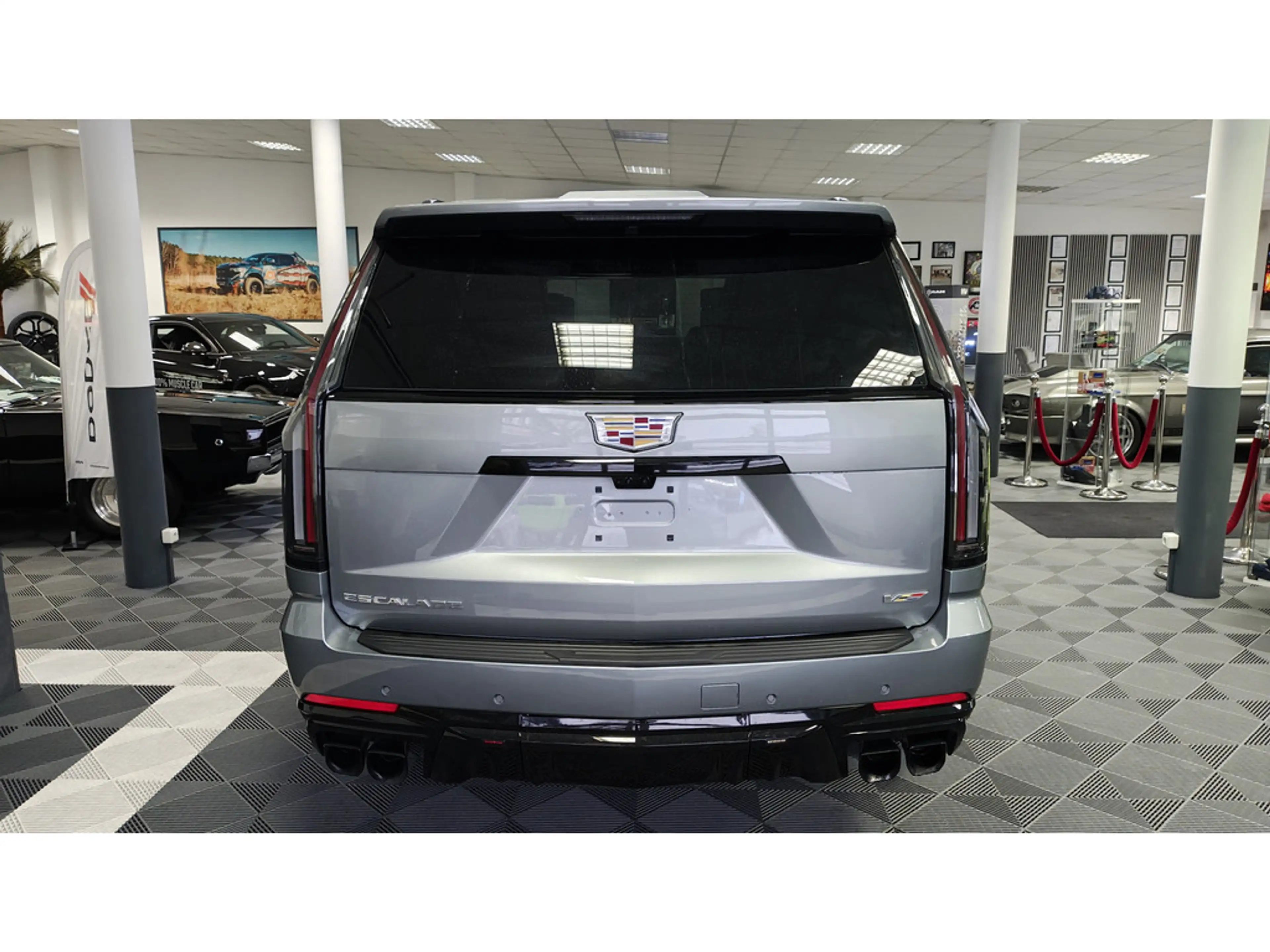Cadillac Escalade V-Series 692 PS Carbon 24 Zoll VOLL — photo 4