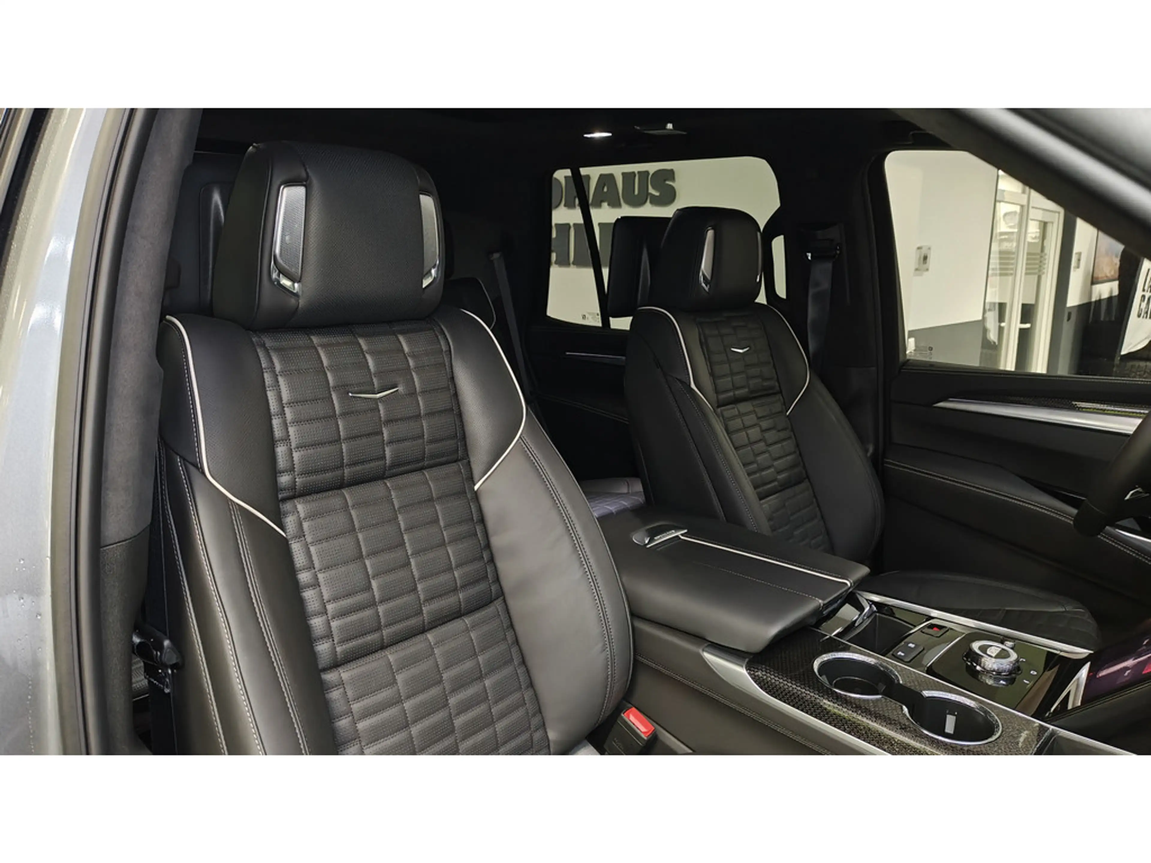 Cadillac Escalade V-Series 692 PS Carbon 24 Zoll VOLL — photo 11