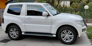 Pajero 3.2 cr Invite 200cv 3p