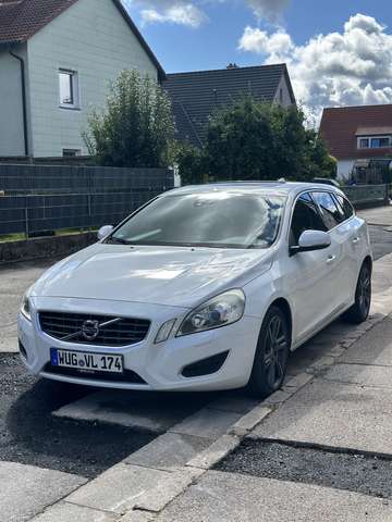 Imagine Volvo V60 d5 215 PS