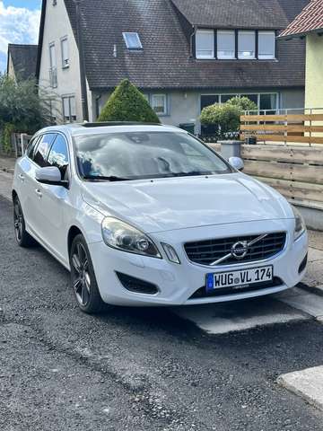 Volvo V60 d5 215 PS