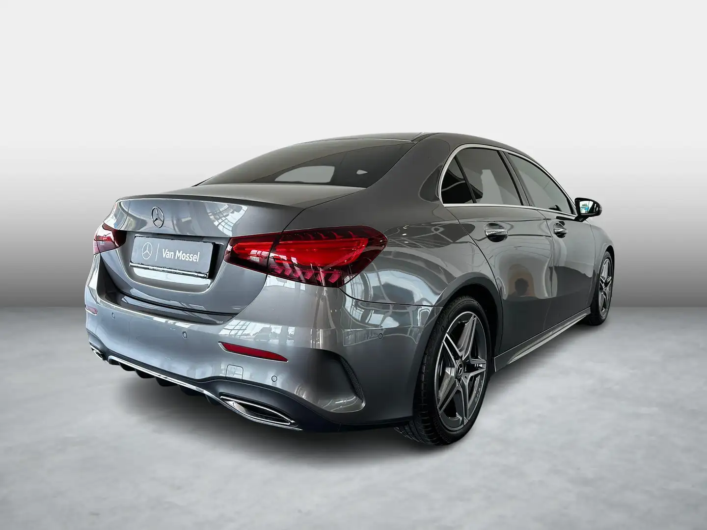 Mercedes-Benz A 200 Sedan AMG Line + CARPLAY + LED + SENSOREN + CAMERA Gris - 2