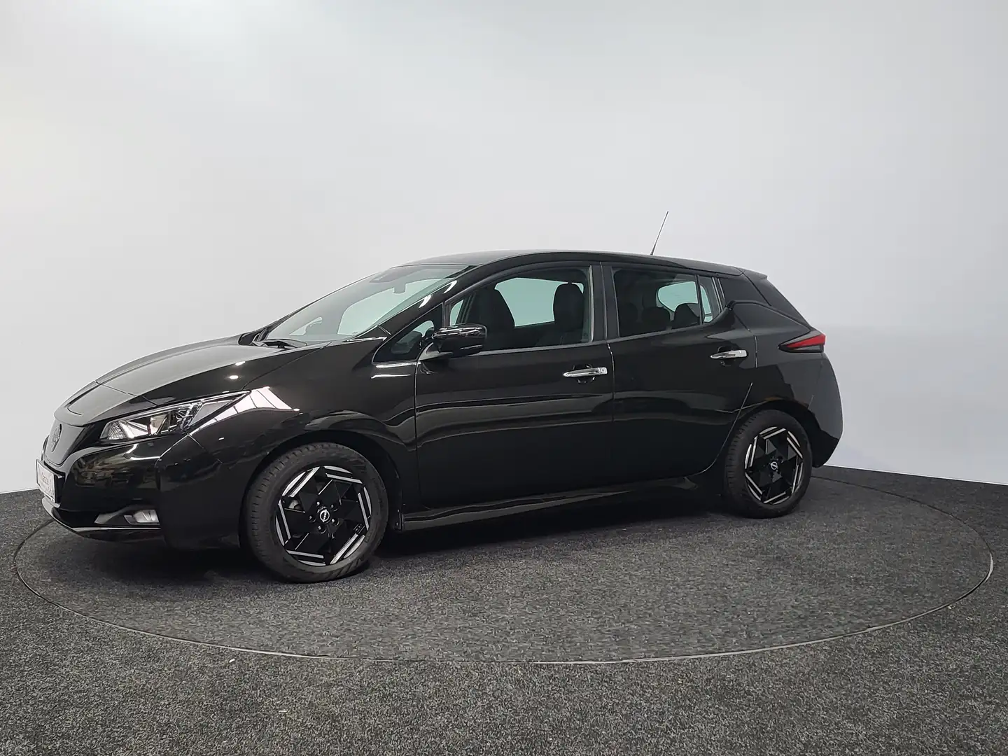 Nissan Leaf 40 kWh ~ Camera ~ PDC ~ CarPlay ~ e-PEDAL ~ Top Noir - 1
