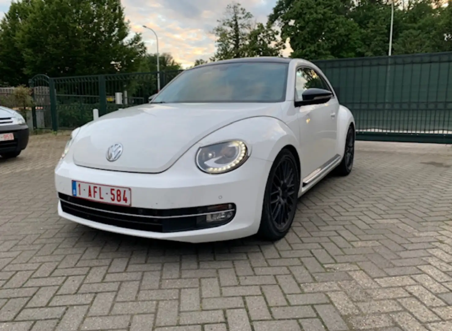 Volkswagen Beetle The 2.0 TSI DSG Sport **400pk** Blanc - 2