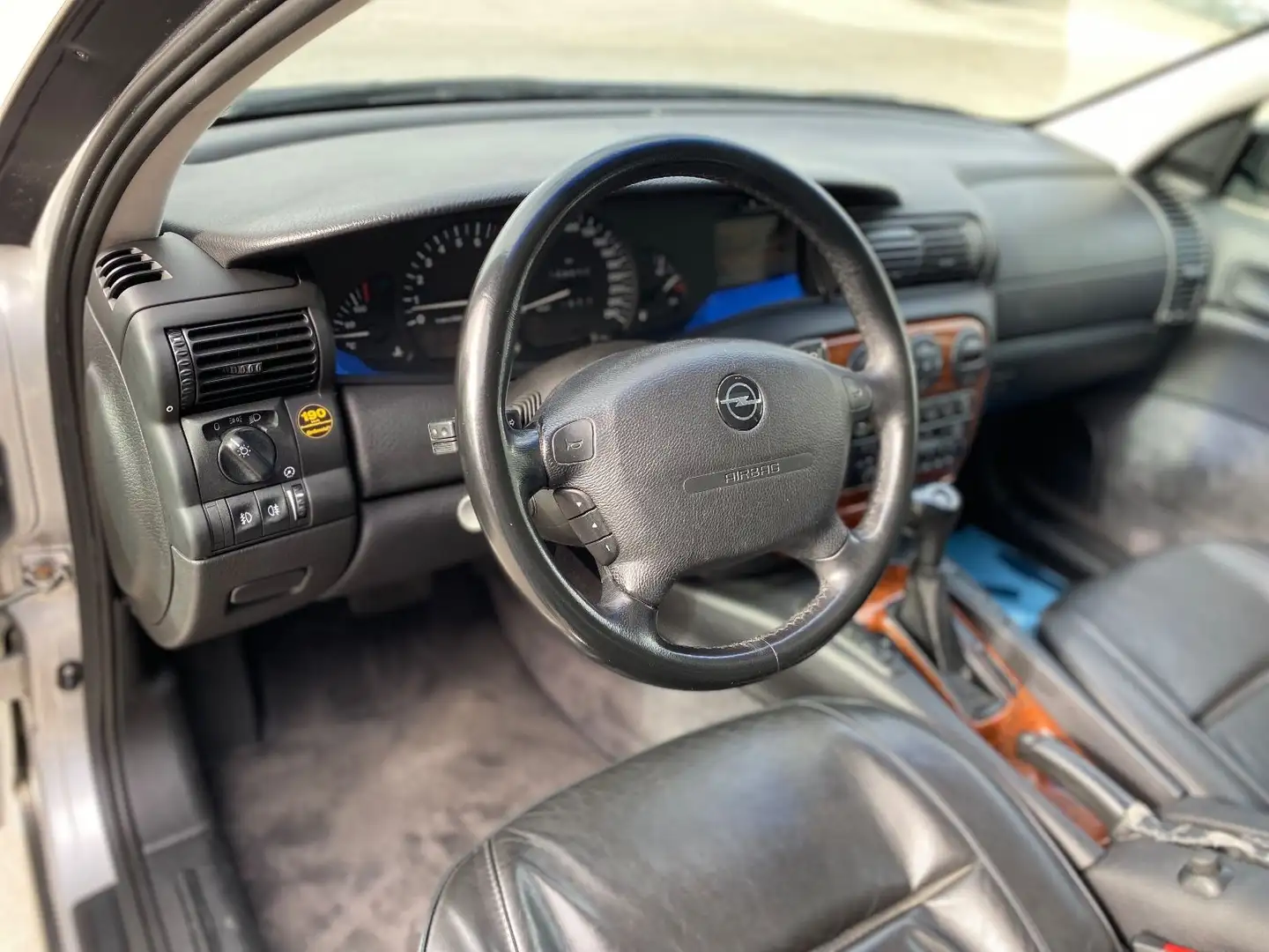 Opel Omega 3.0 MV6 Silber - 2