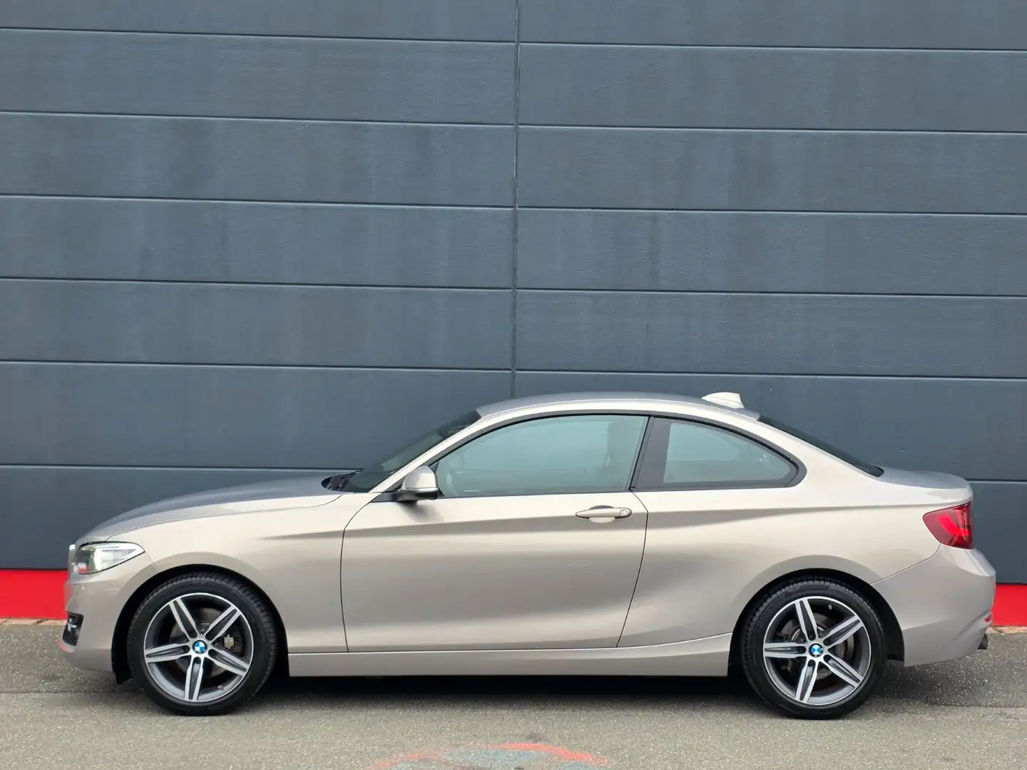 BMW 220 i Coupe *Xenon*Navi*PDC*Spurhalte*DAB Silver - 2