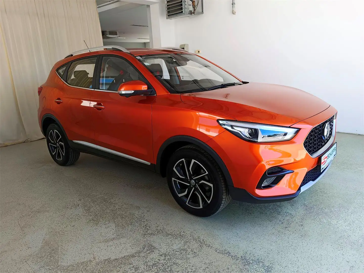 MG ZS 1.0T-GDI Luxury Orange - 1