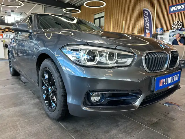 BMW 1 Series view 3