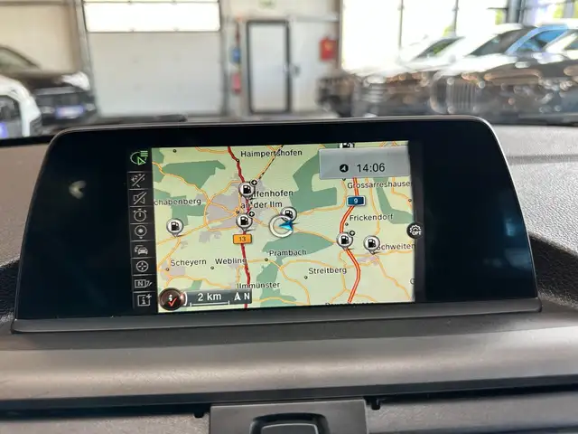 BMW 1 Series view 14