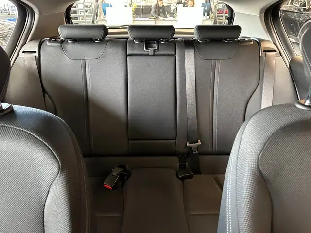 BMW 1 Series view 12