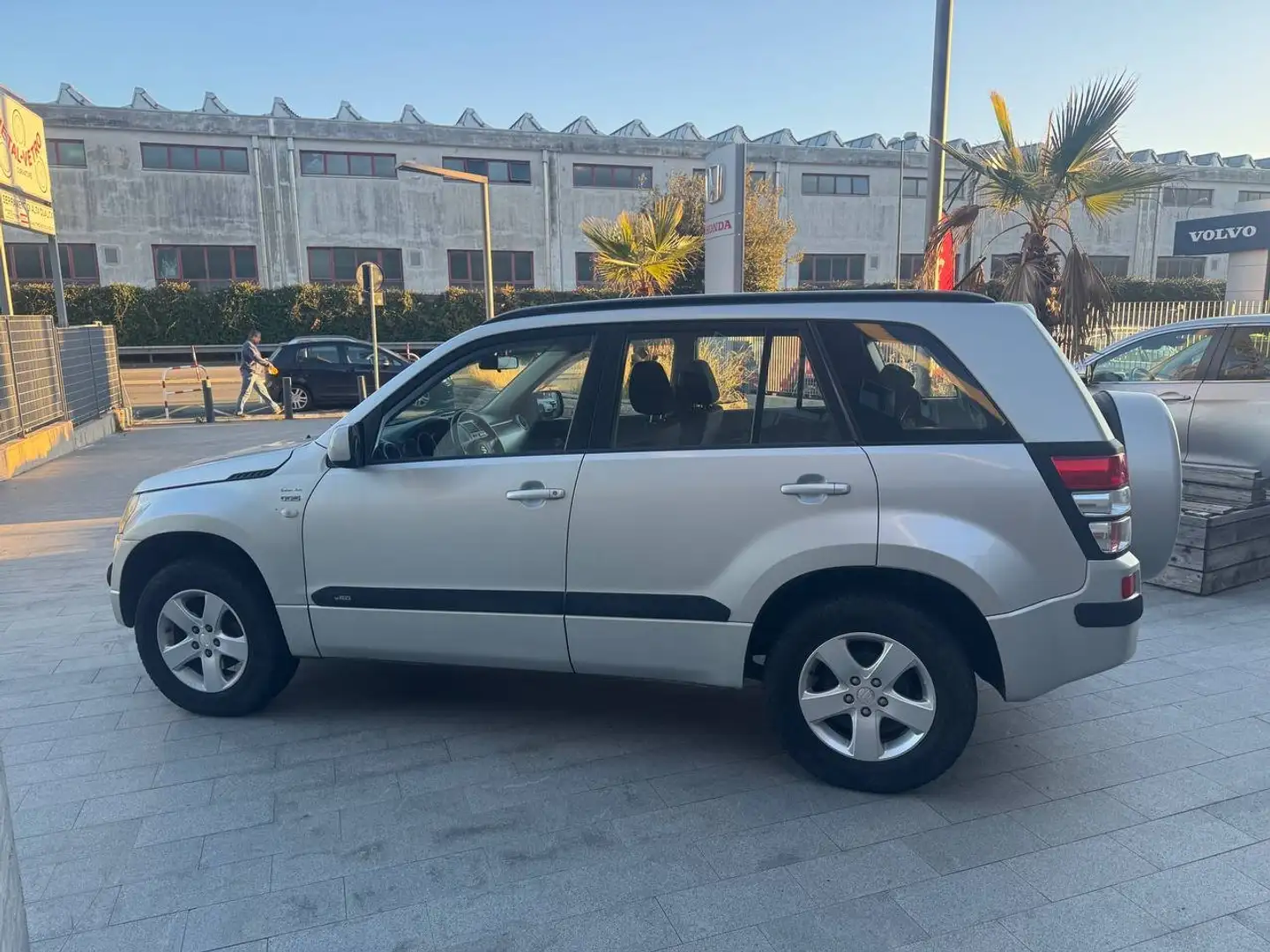 Suzuki Grand Vitara 5p 1.9 ddis-PROPRIETARIO UNICO-DISTRIBUZIONE OK Argento - 2