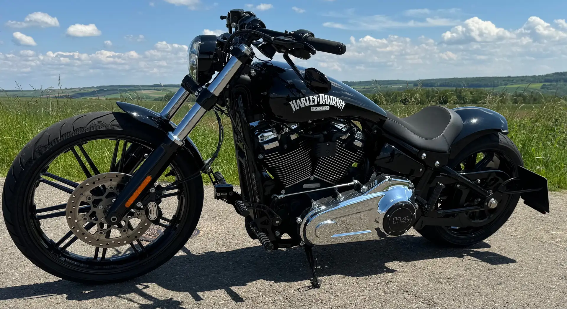Harley-Davidson Breakout Černá - 2