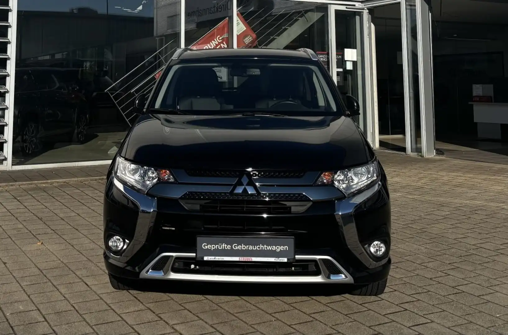 Mitsubishi Outlander 2.4 4WD Plug-In Hybrid Schwarz - 2