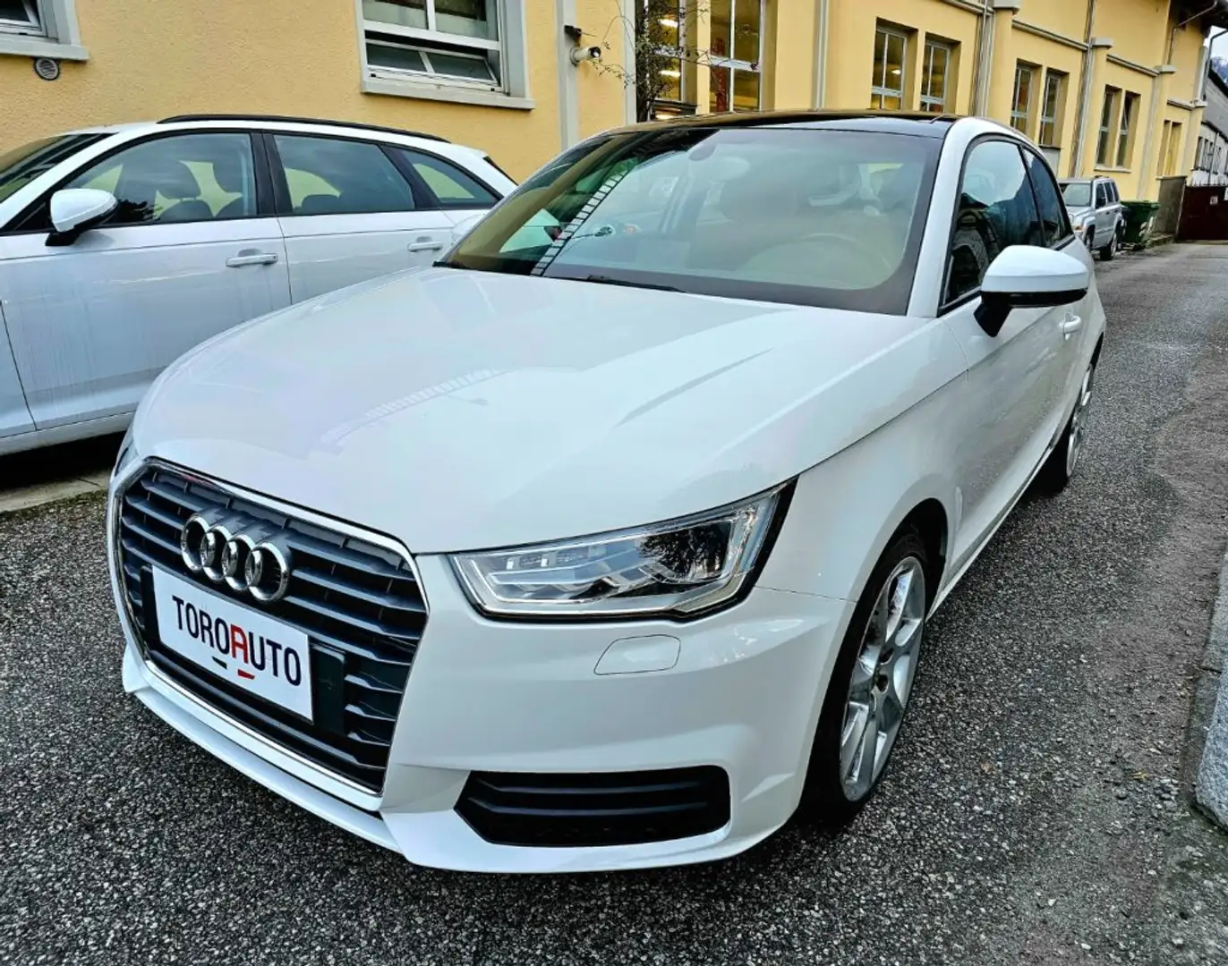 Audi A1 1.0 TFSI ultra Admired Bianco - 2