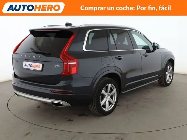 Volvo XC90 view 6