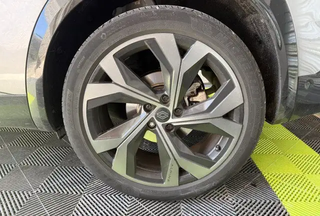 Renault Austral view 13