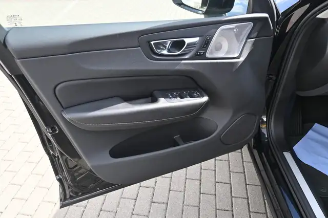 Volvo XC60 view 15